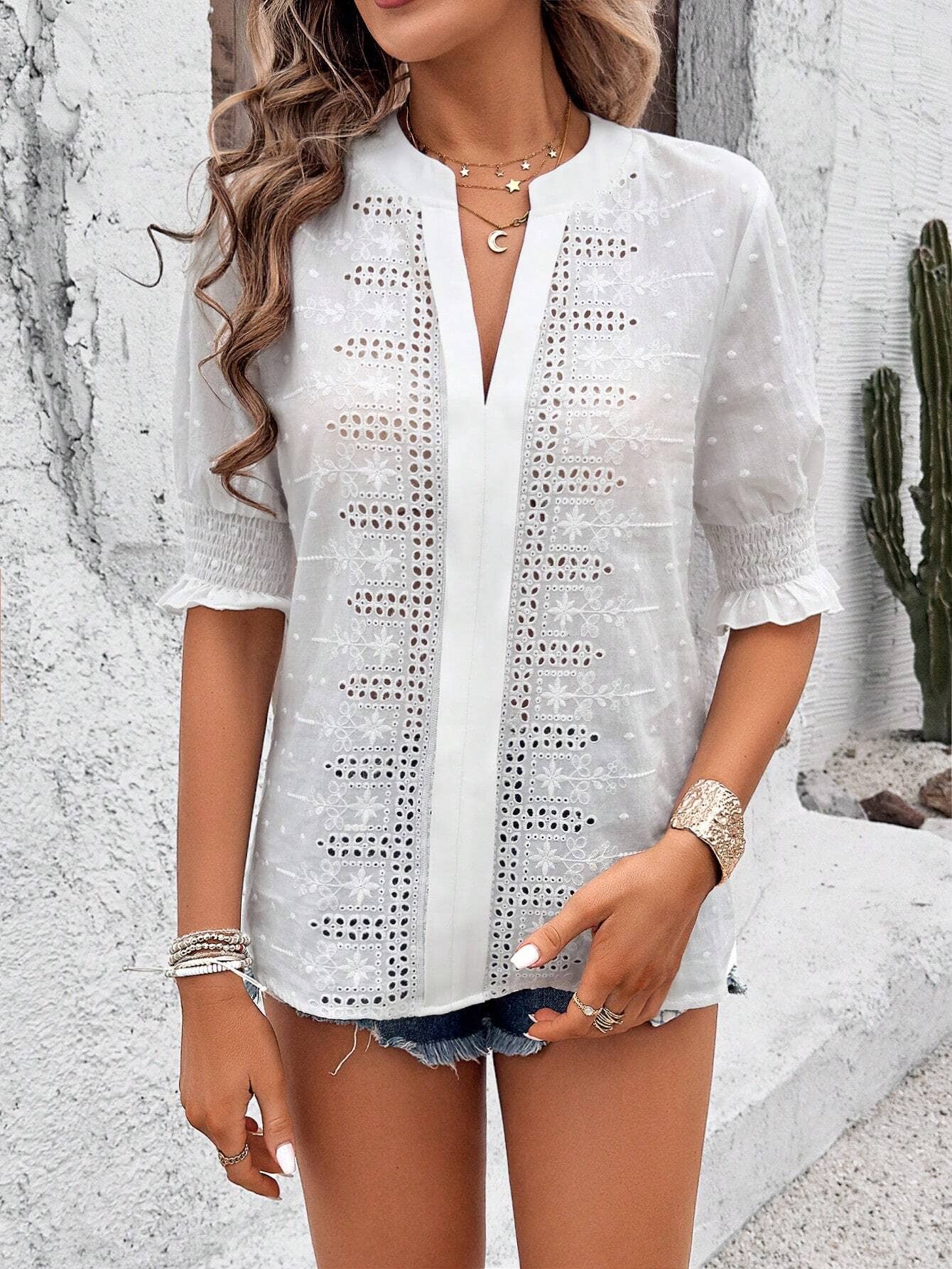 V-neck puffy sleeve cutout hairball lace T-shirt